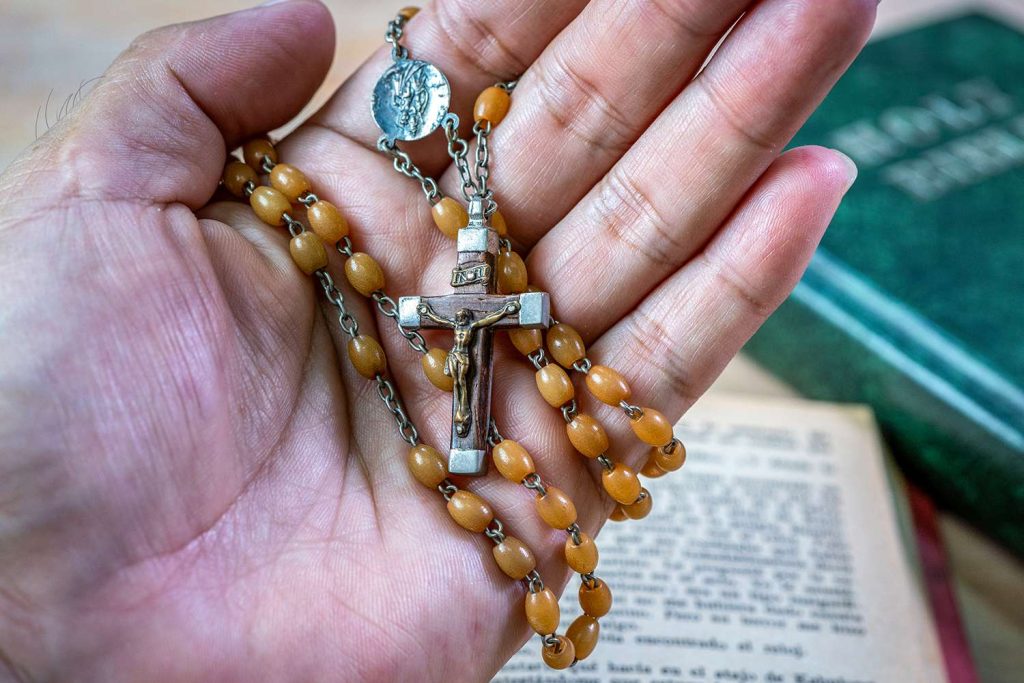 American Airlines Flight Turns Around After Passenger Attacks Crew, Swallows Rosary Beads