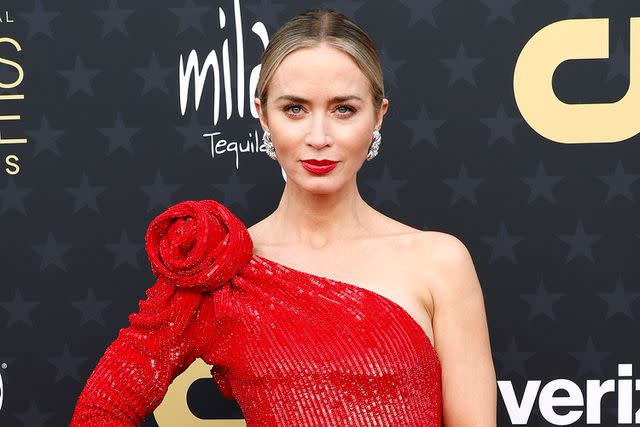 Oscar-Nominated Actress Emily Blunt Spotted at New Jersey Restaurant